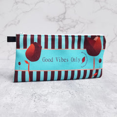 Art and versatility in one small case! Functional and decorative, this Redblossom Pencil Case is the perfect choice for your small goodies that sometimes you have misplaced inside your bag. -100% polyester textured canvas - Size 9